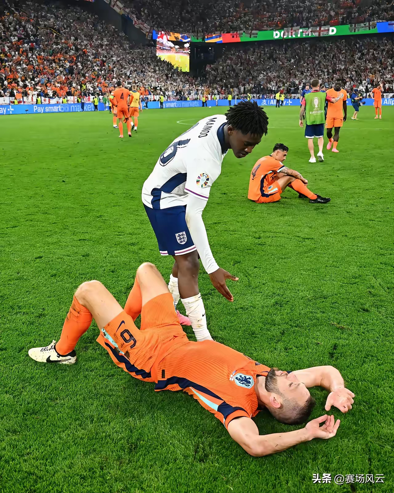 荷兰队点球胜罗马尼亚，晋级欧国联半决赛，战绩斐然的简单介绍