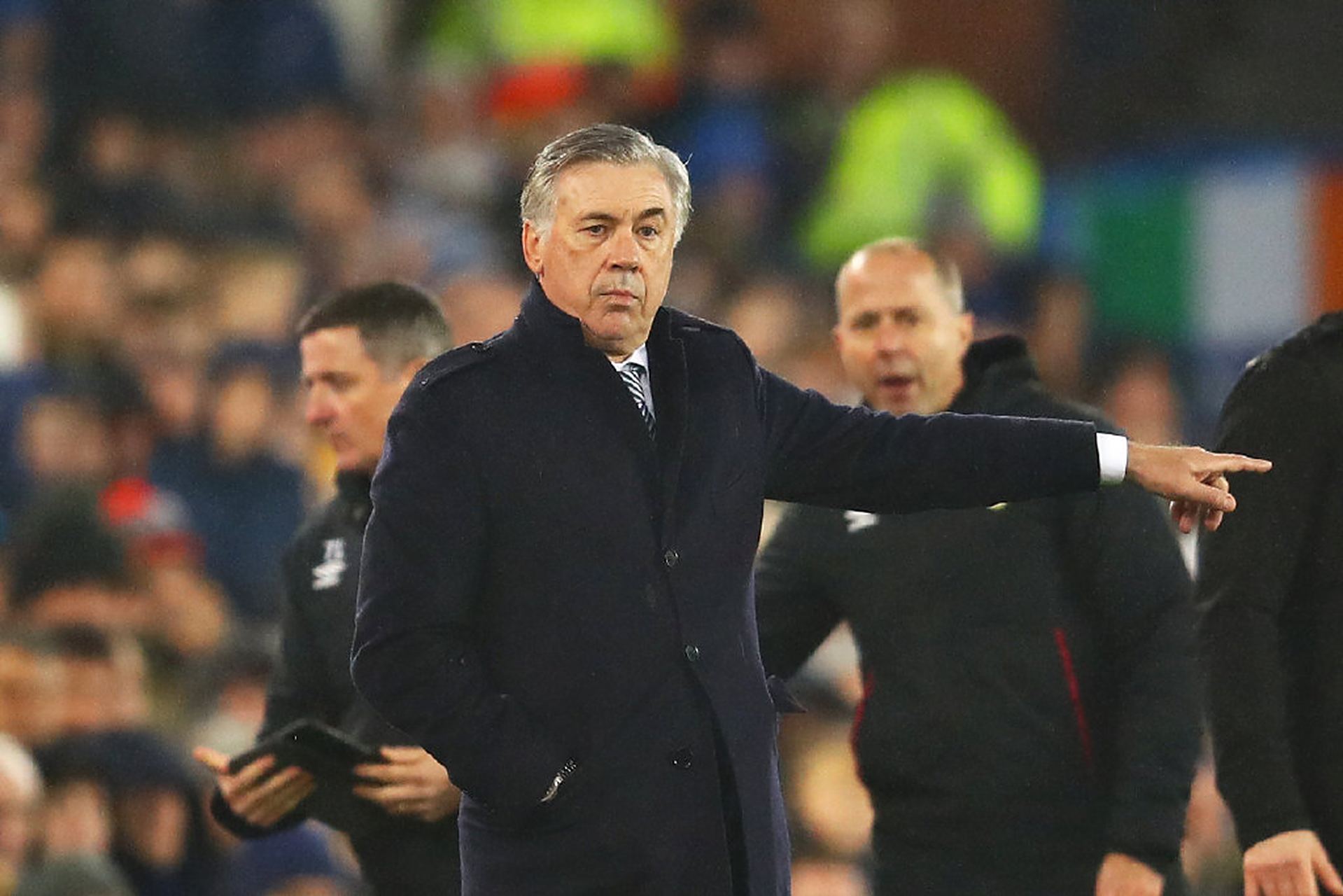 埃弗顿客场大胜,安切洛蒂战术生效赢得三分,气势如虹 埃弗顿客场大胜,安切洛蒂战术生效赢得三分,气势如虹