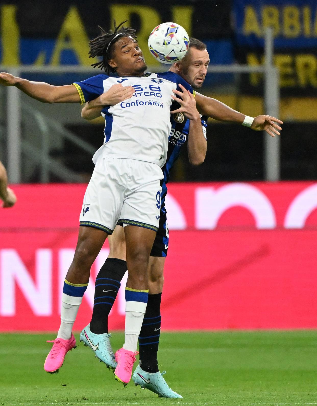 关于罗马主场大胜维罗纳,展现出色表现,引发热议的信息 关于罗马主场大胜维罗纳,展现出色表现,引发热议的信息