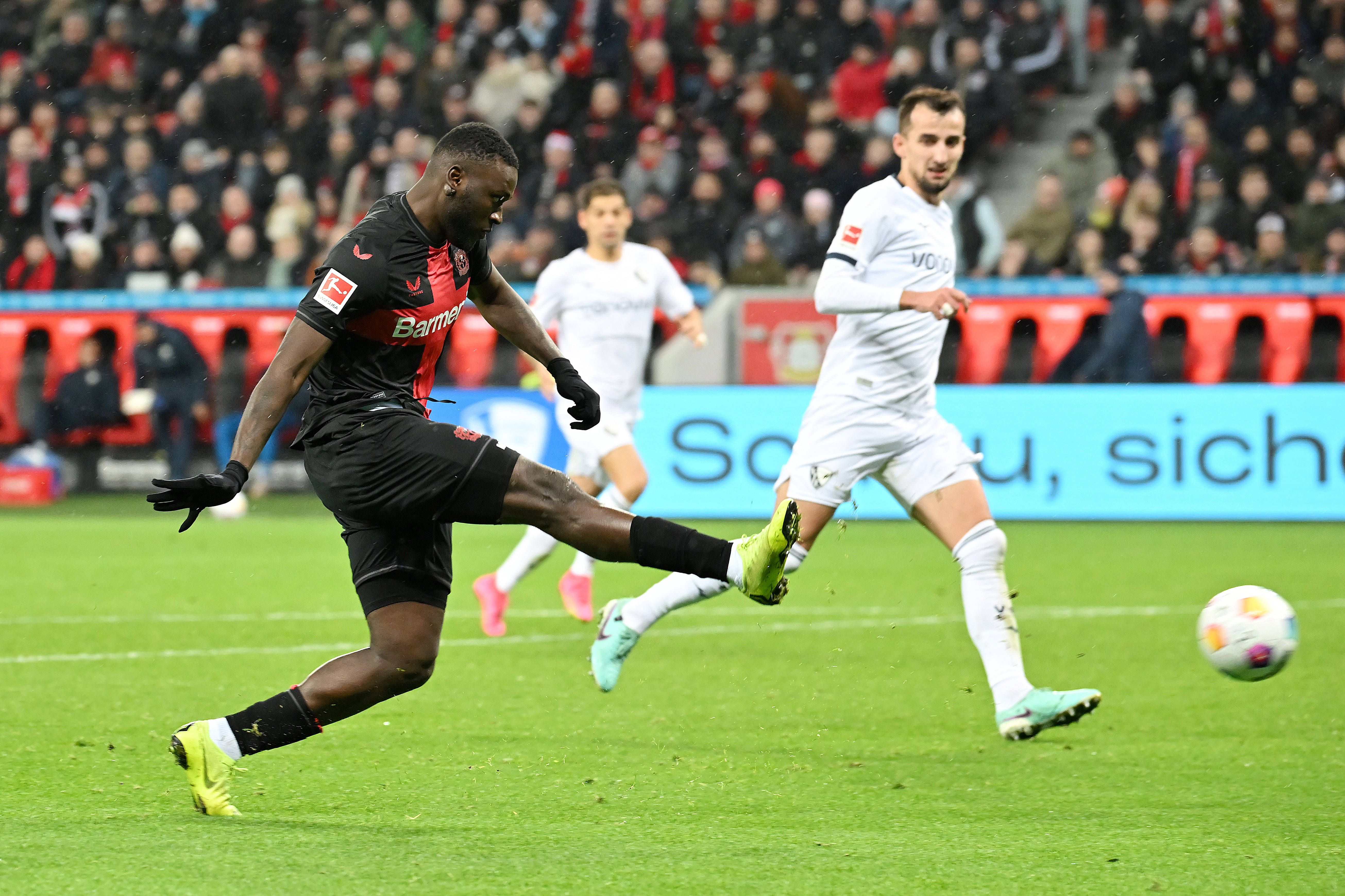 开云体育下载-那不勒斯客场失利，遭遇赛季首场失利，稳步上升