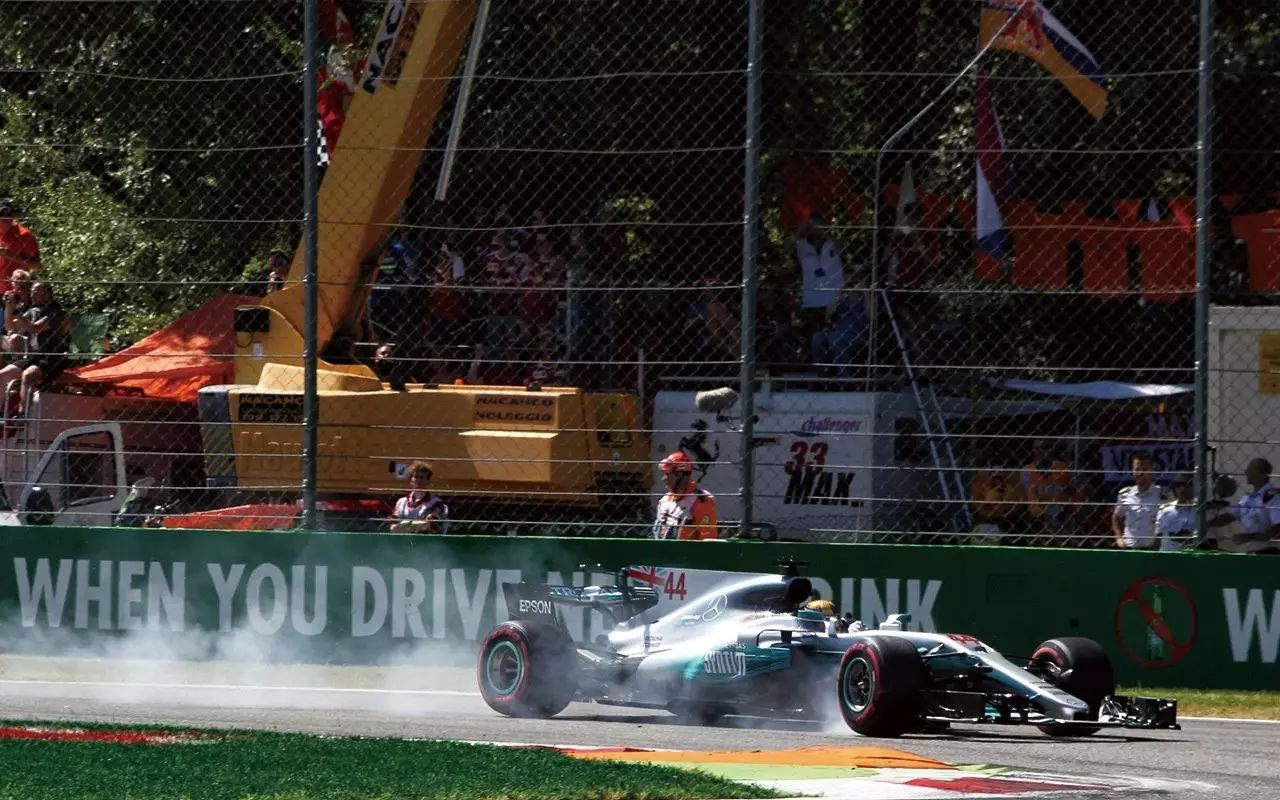 开云平台-威廉姆斯完胜梅赛德斯，阿隆索带队取胜的简单介绍