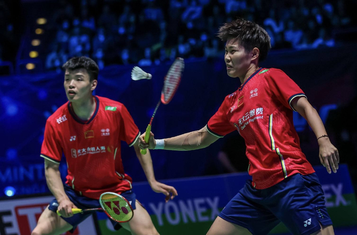 印度队碾压中国队，黄鸭组合扛起全队