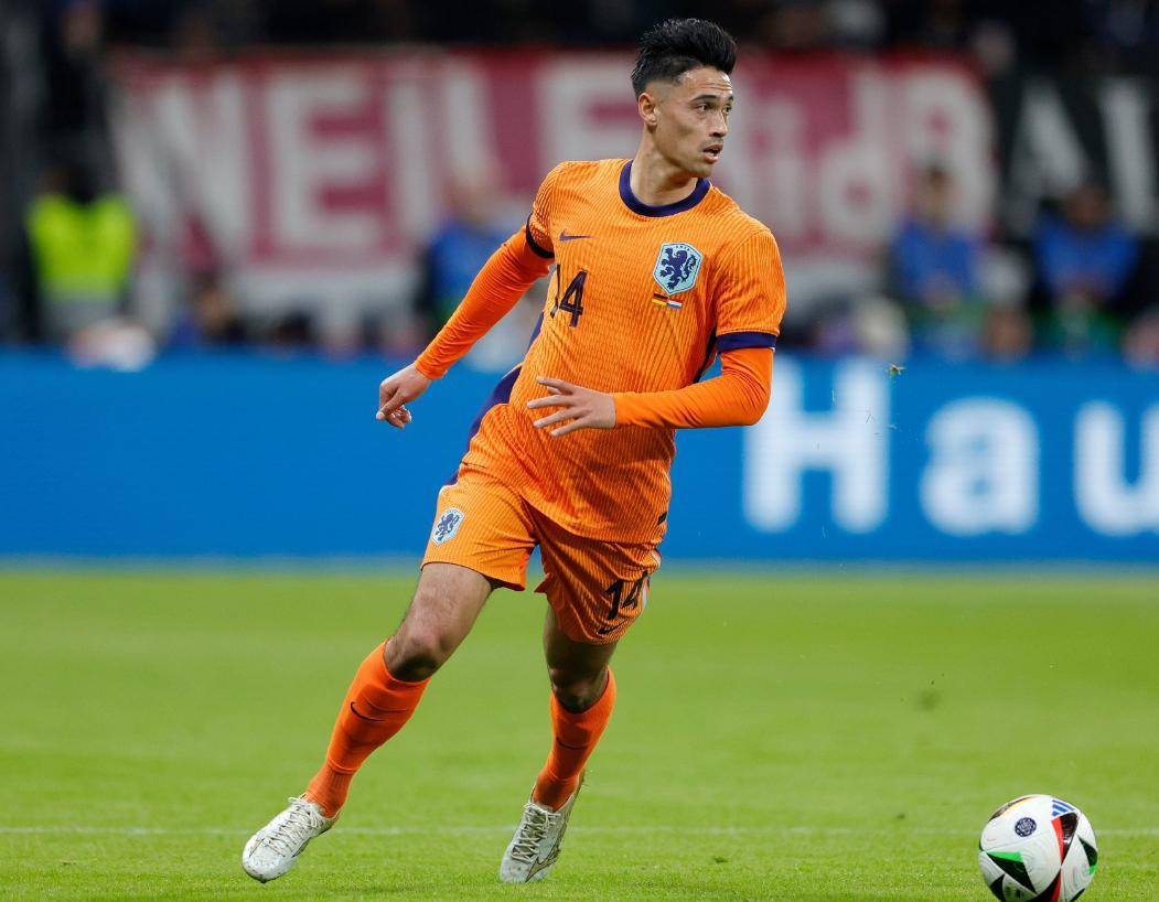 国际米兰轻取荷兰，范戴克点燃赛场