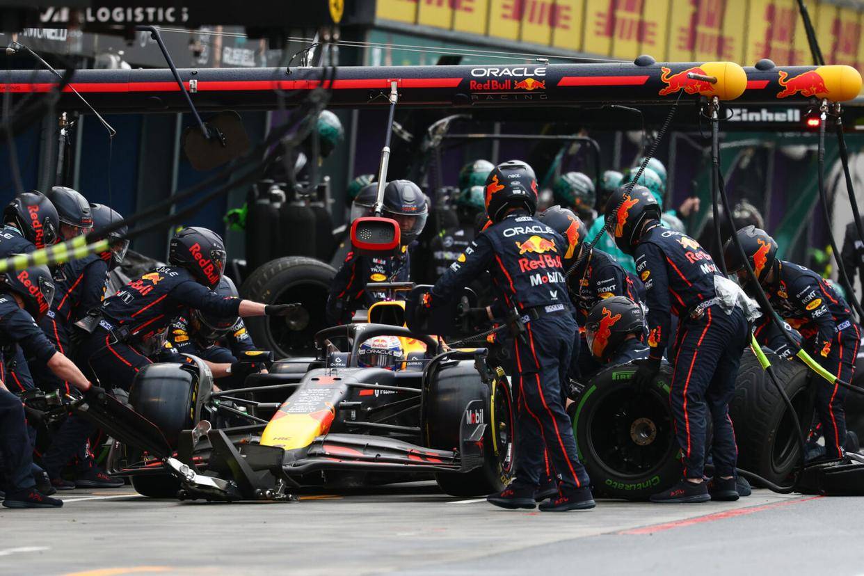 红牛二队逆转红牛车队，诺里斯带队取胜