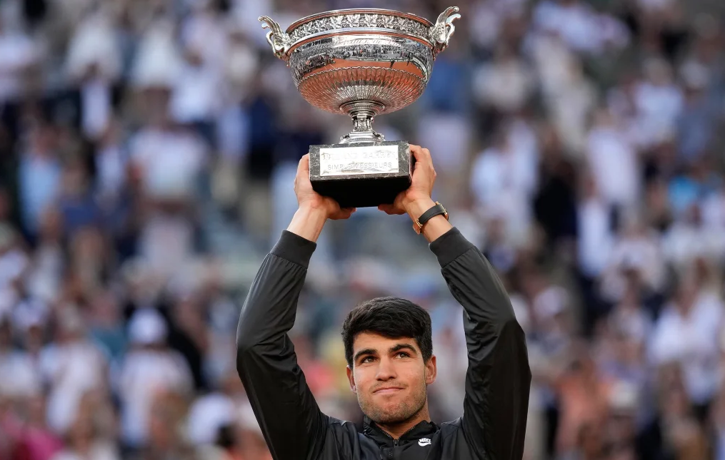 法网翻盘戴维斯杯，阿尔卡拉斯扛起全队