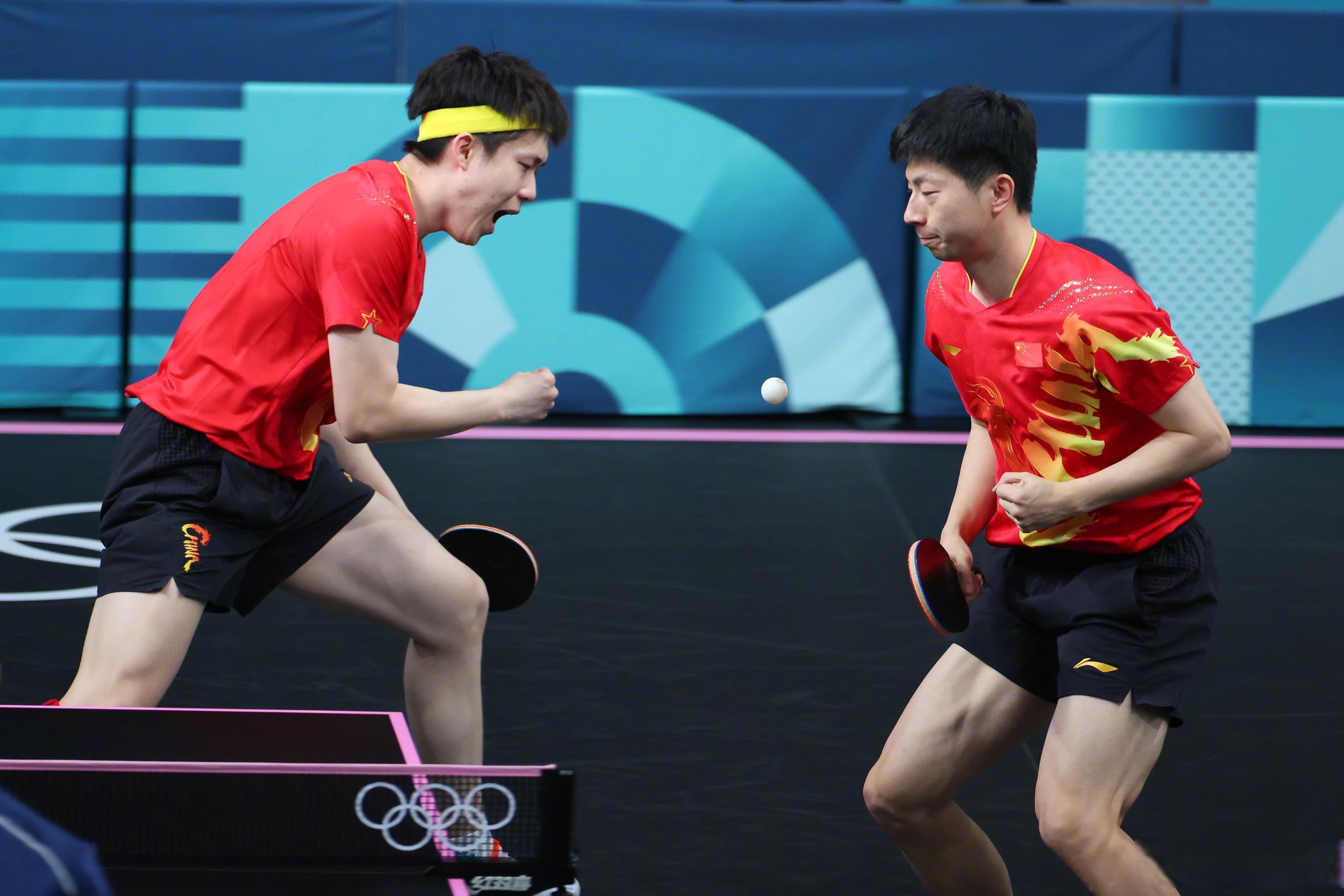 法国队完胜日本队,樊振东统治全场 法国队完胜日本队,樊振东统治全场